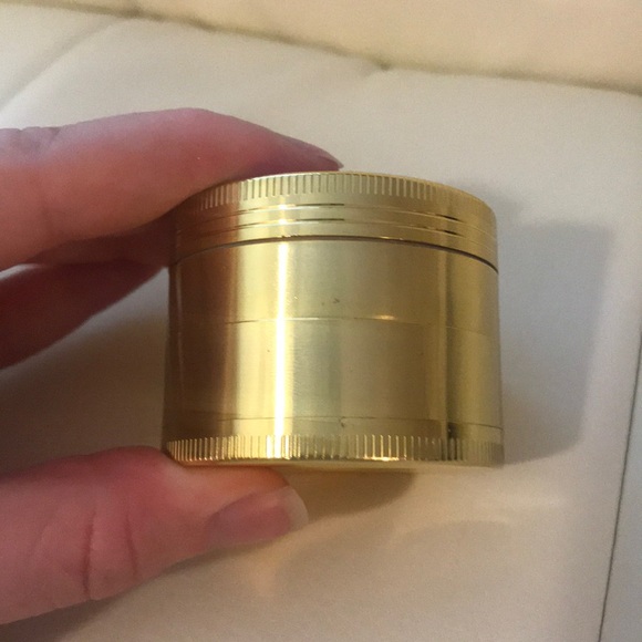 Moth Herb Grinder 🍀 - Picture 2 of 4